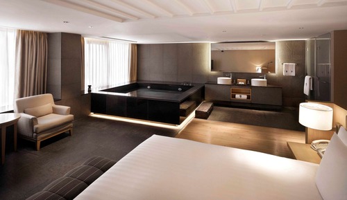 [Oasis Pool PKG] Banyan Pool Deluxe+Breakfast for 2+Oasis Outdoor Pool & Indoor Pool & Fitness for 2