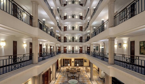 Habitación, en una planta alta
