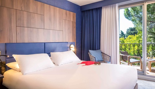 Suite junior, 1 cama doble, vistas al jardín