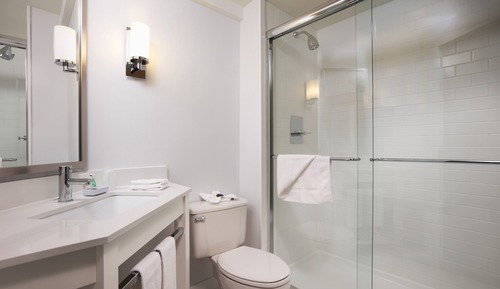 Habitación, 1 cama de matrimonio (Mobility Accessible, Roll-in Shower)