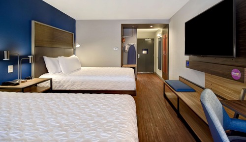 Habitación, 2 camas de matrimonio, accesible para personas con discapacidad (Hearing)
