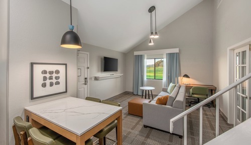 Loft, 2 camas de matrimonio, cocina, vistas al campo de golf (Bi Level Suite)