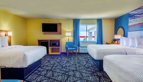 Suite estudio, no fumadores (3 Queen Beds)