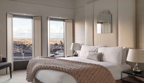 Suite Deluxe, 1 cama de matrimonio grande, vistas a la ciudad