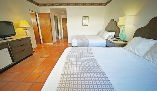 Habitación estándar, 2 camas de matrimonio, accesible para personas con discapacidad