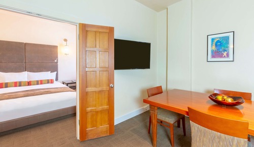 Suite (Boardroom)