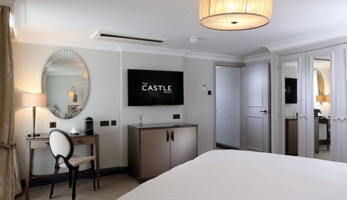 Suite, 1 cama de matrimonio grande, vistas a la ciudad (Mews Suite)