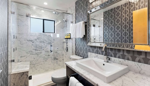 Suite, varias camas, cocina, vistas al puerto