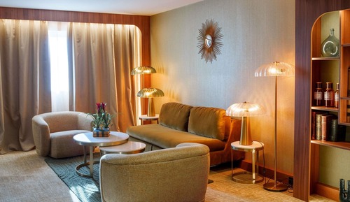 Suite, 1 cama de matrimonio grande con sofá cama