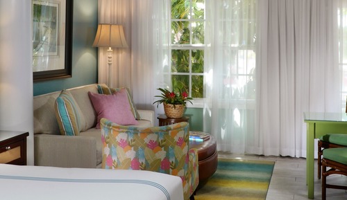 Habitación, vistas parciales al mar