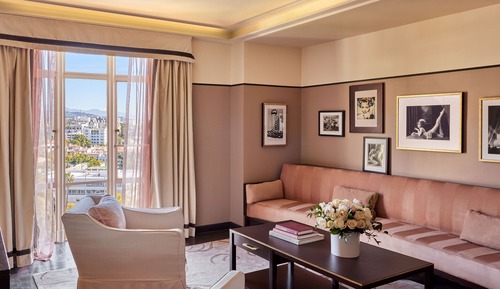 Grand Deluxe Suite