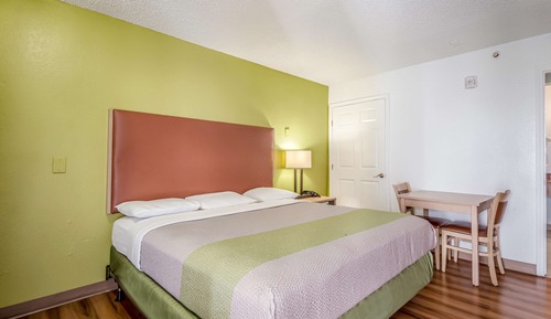 Habitación estándar, 1 cama de matrimonio grande, no fumadores, frigorífico y microondas