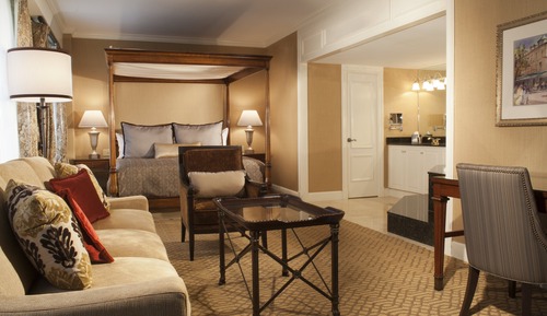 Suite, 1 cama de matrimonio grande, bañera de hidromasaje (Petite)