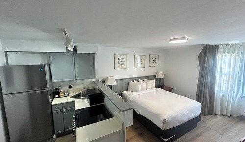  Renovated Deluxe Studio- North Building