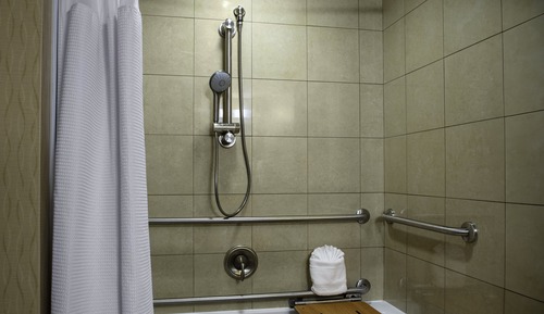 Habitación estándar, 2 camas dobles, bañera accesible (Comm, Mobil, Access Tub)