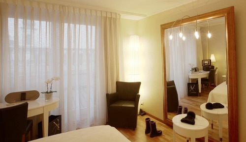Habitación con 1 cama doble o 2 individuales, vistas al río