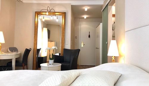 Habitación doble, vistas a la ciudad (Queenroom)