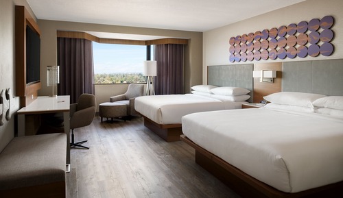 2 King Beds with Roll In Shower - Mobility Accessible
