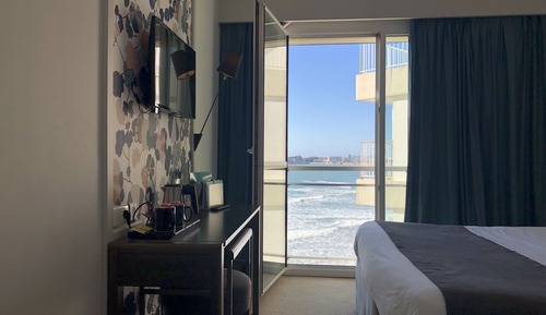Habitación doble, vistas parciales al mar