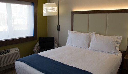 Habitación estándar, 1 cama de matrimonio grande (Mobility, Accessible Tub)