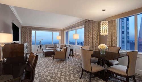 Suite Signature, 1 cama de matrimonio grande con sofá cama, vistas a la bahía
