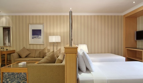 Studio Suite with Two Single Beds