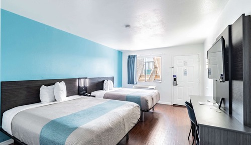 Habitación estándar, 2 camas de matrimonio, accesible para personas con discapacidad, no fumadores