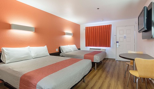 Habitación Deluxe, 2 camas de matrimonio, fumadores, frigorífico y microondas