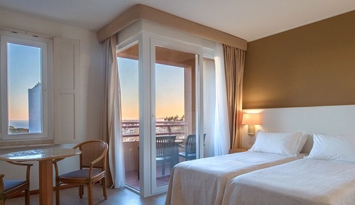 Habitación clásica con 1 cama doble o 2 individuales, vistas al mar