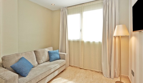 Habitación familiar, vistas a la ciudad
