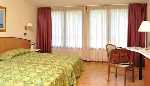 Habitación estándar con 1 cama doble o 2 individuales