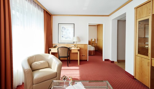 Habitación doble superior (Separate Living Room)