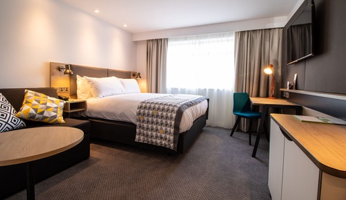 Habitación estándar, 1 cama de matrimonio con sofá cama