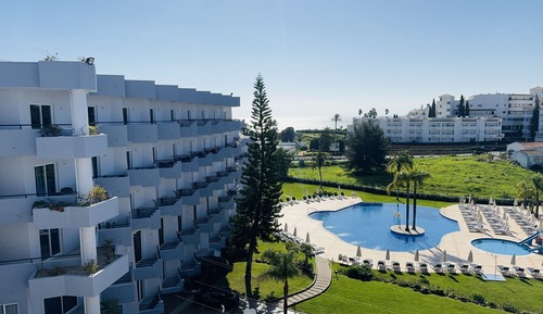 Suite junior, vistas a la piscina (2 Adults + 2 Children)