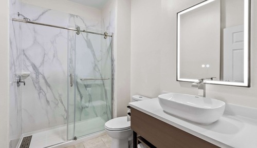 Suite, no fumadores (Efficiency, 3 Queen Beds)
