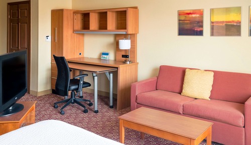 Suite, 1 cama de matrimonio con sofá cama (Mobility/Hearing Tub One Bedroom)