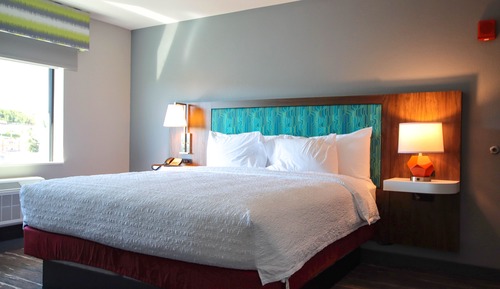Suite, 1 cama de matrimonio grande, vistas a la ciudad