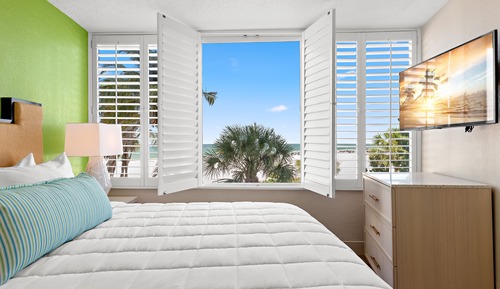 Habitación, 1 cama de matrimonio grande, frente al mar