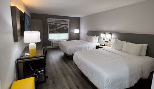 Suite, 2 camas de matrimonio, no fumadores (Efficiency, Upgrade)