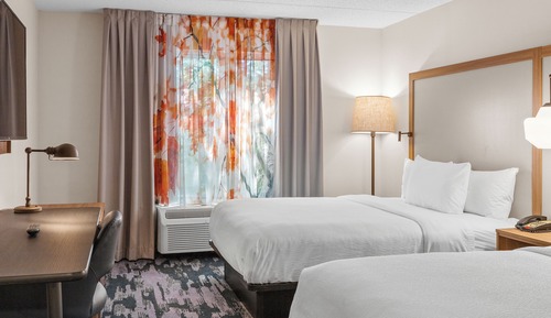 Habitación, 2 camas de matrimonio, no fumadores (Mobility Accessible, Roll-In Shower)