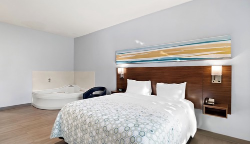 Estudio, 1 cama de matrimonio grande, no fumadores, bañera de hidromasaje