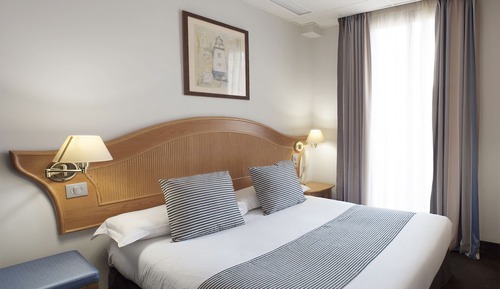 Habitación estándar con 1 cama doble o 2 individuales