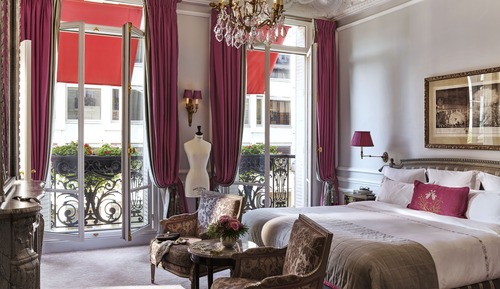 Suite (Haute Couture Eiffel Suite)