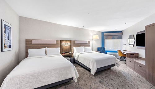 Suite, 2 camas de matrimonio, cocina básica