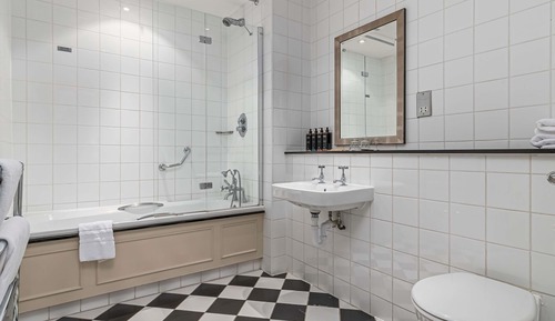 Habitación clásica con 2 camas individuales, 1 cama doble