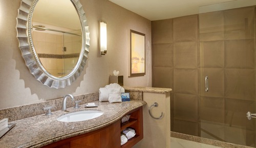 Suite junior, 1 cama de matrimonio grande, acceso al Business Lounge