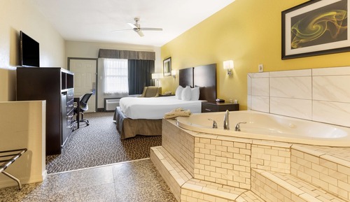 Suite, 1 cama de matrimonio grande, no fumadores, bañera de hidromasaje (with Sofabed)