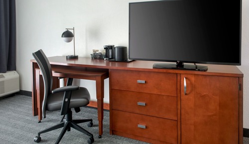 Habitación, 2 camas dobles, no fumadores (Mobility/Hearing Access, Roll-in Shwr)