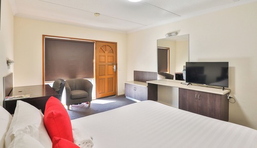 Standard Queen with Desk Room