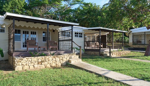 Garden View Bungalow (2 Singles Beds)